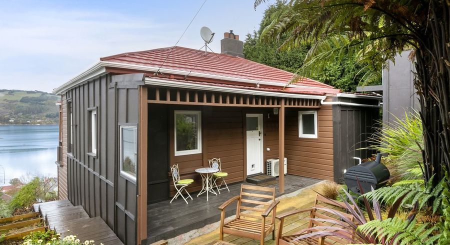  at 25 Adderley Terrace, Ravensbourne, Dunedin