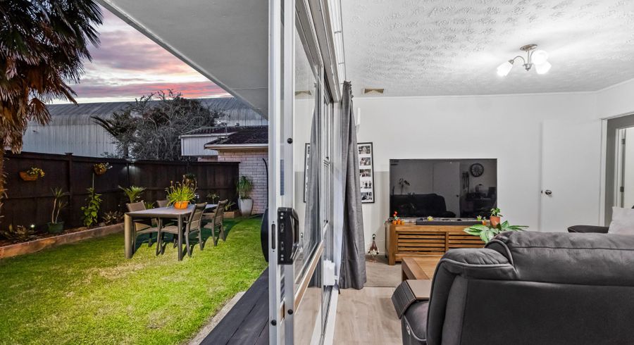  at 2/29 Garelja Road, Henderson, Waitakere City, Auckland