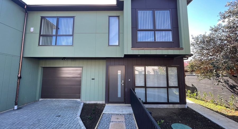  at 3A Mark Edward Drive, Half Moon Bay, Manukau City, Auckland