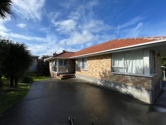  at 2 Griffen Park Road, Mount Roskill, Auckland City, Auckland