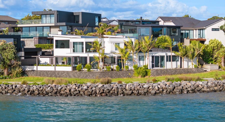  at 6B Arkley Avenue, Farm Cove, Manukau City, Auckland