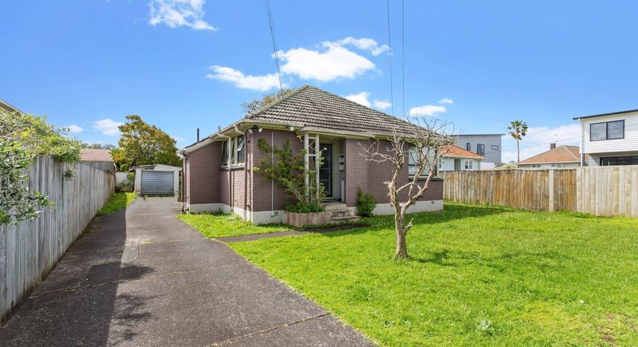  at 19 Parkinson Avenue, Mount Roskill, Auckland City, Auckland