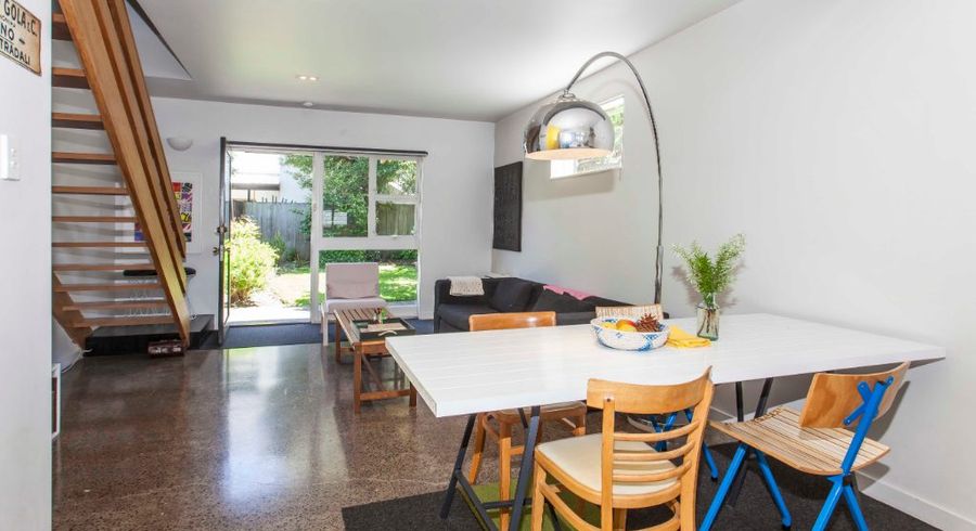  at 4/23 Holly Road, Merivale, Christchurch City, Canterbury