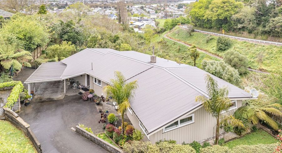  at 2 Hillside Terrace, Saint Johns Hill, Whanganui