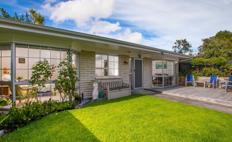  at 2/24 Formby Avenue, Point Chevalier, Auckland