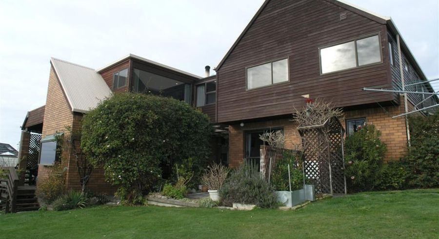  at 6A Clovelly Place, Westmorland, Christchurch