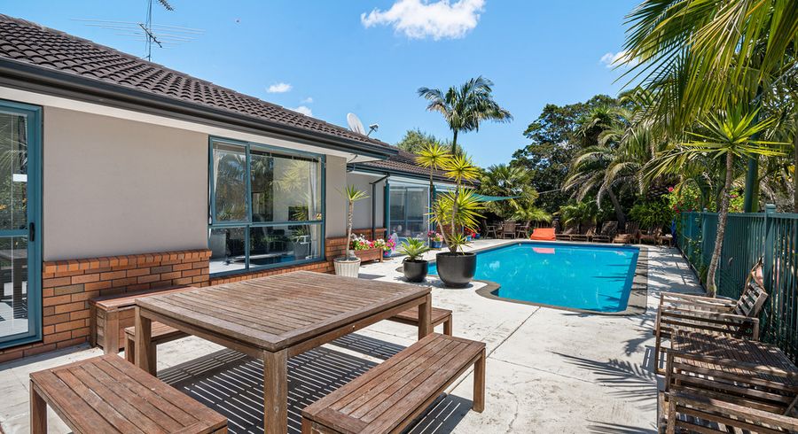  at 14 Monkton Close, Greenhithe, Auckland