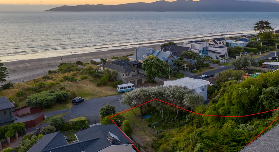  at 19 Groves Road, Raumati Beach, Paraparaumu
