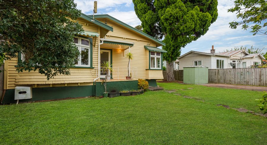  at 8 Oakley Avenue, Waterview, Auckland