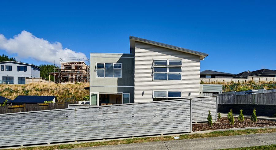  at 147A Navigation Drive, Whitby, Porirua