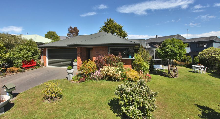  at 74 Ravensdale Rise, Westmorland, Christchurch