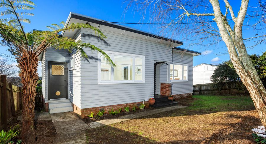  at 1/55 Rangatira Road, Beach Haven, Auckland