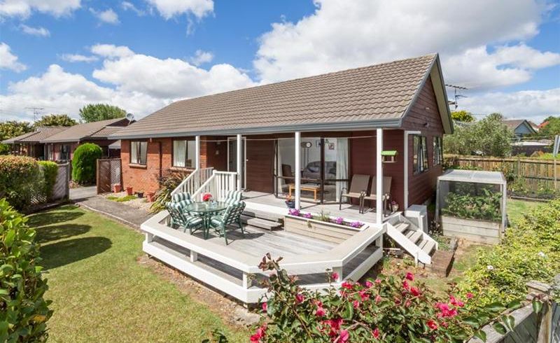  at 2 Kenwick Place, Burswood, Auckland