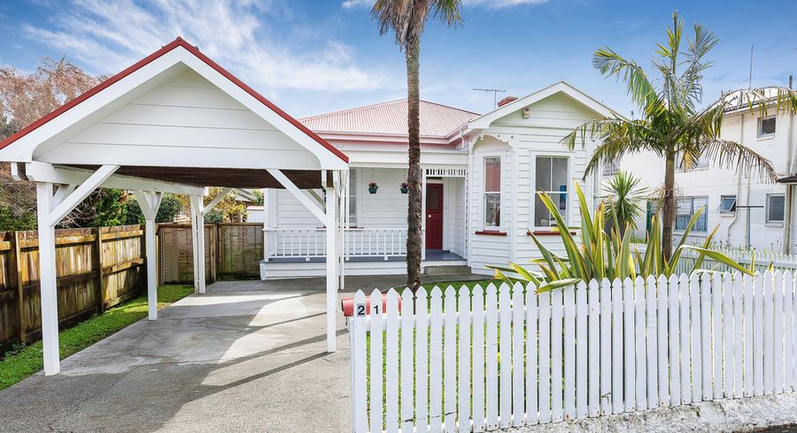  at 21 Elm Street, Avondale, Auckland