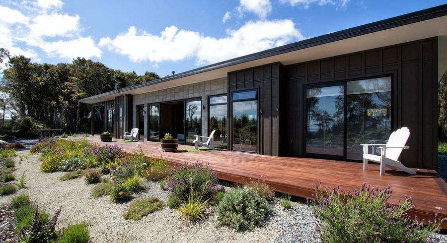  at 35D Montagu Spur, Awatuna