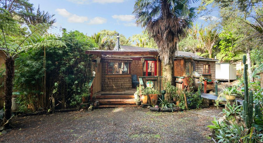  at 10 Minnehaha Avenue, Titirangi, Auckland