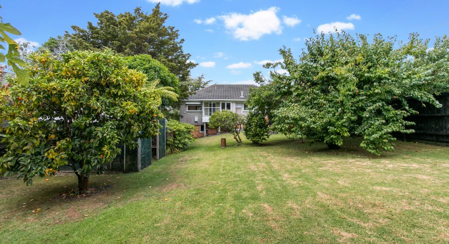  at 32 Woodward Avenue, Mangere Bridge, Auckland