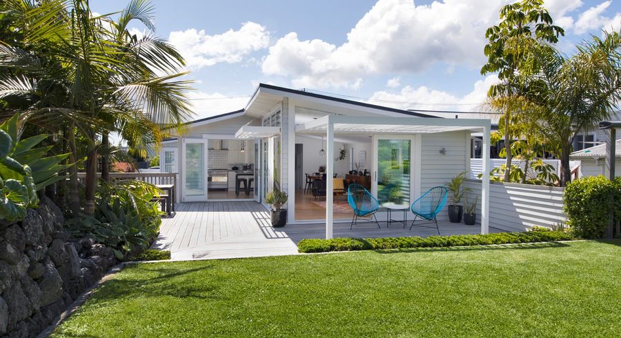  at 6 Bungalow Avenue, Point Chevalier, Auckland