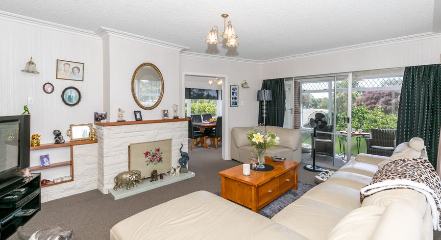  at 15 Chedworth Avenue, Chedworth, Hamilton