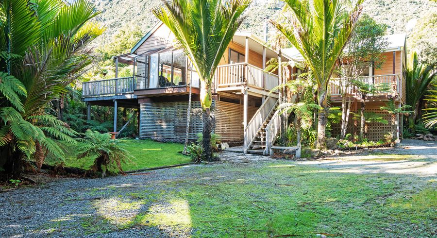  at 14 Hartmount Place, Te Miko