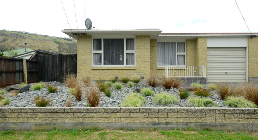  at 2/6 Clark Street, Sumner, Christchurch