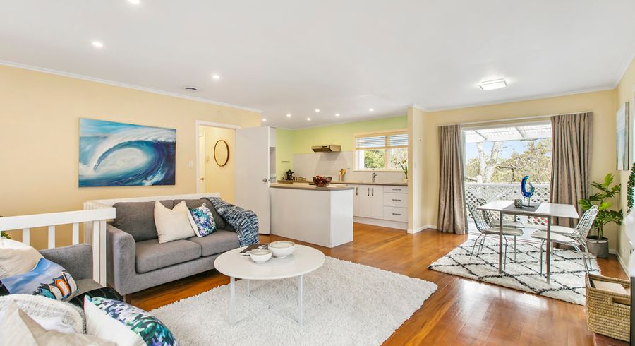  at 1/24 Windy Ridge Road, Glenfield, Auckland