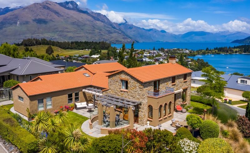  at 1 Garland Terrace, Kelvin Heights, Queenstown