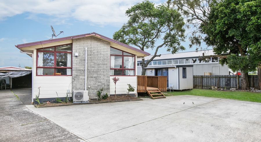  at 207 Robertson Road, Mangere East, Auckland