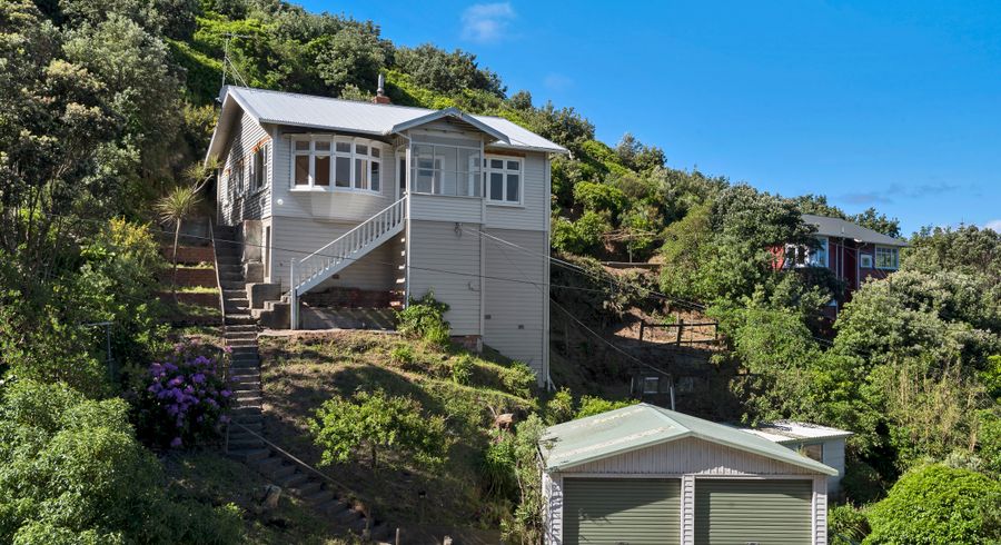  at 28 Cave Road, Houghton Bay, Wellington