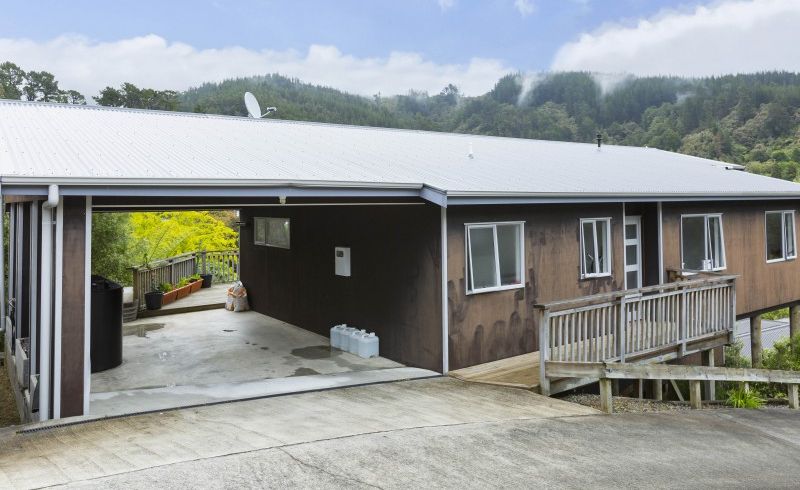  at 33 Forest Road, Pinehaven, Upper Hutt