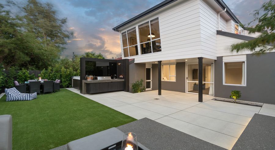  at 2/14 Bay View Road, Moncks Bay, Christchurch