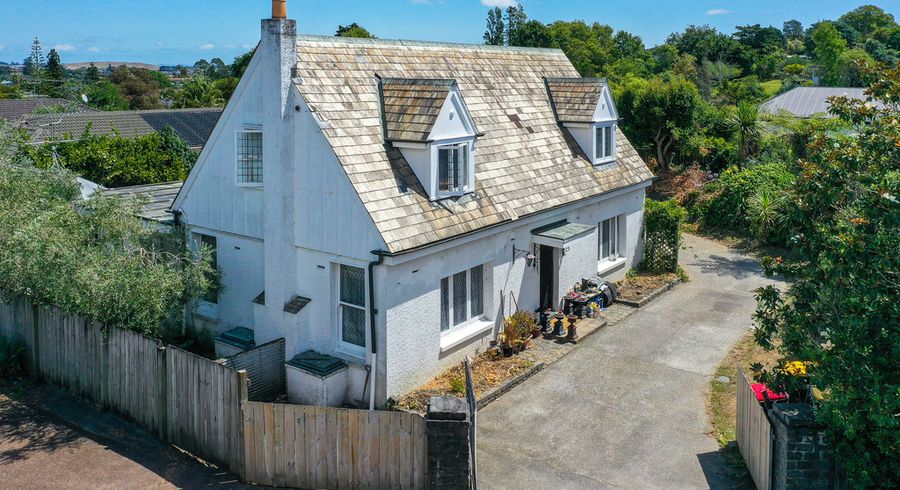  at 19 Paparoa Road, Cockle Bay, Auckland