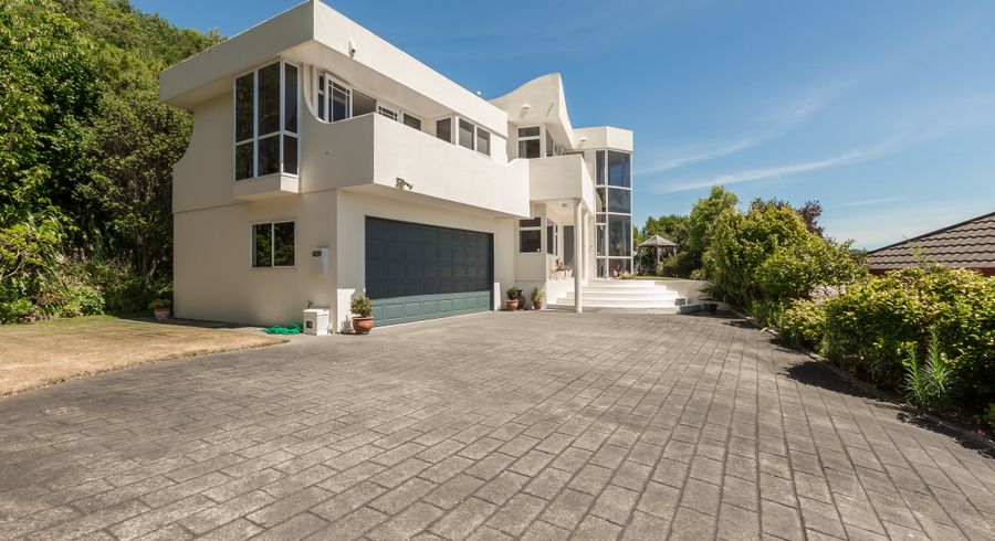  at 6 Iona Place, Papakowhai, Porirua