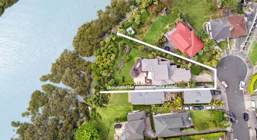 at 8 Lister Street, Point Chevalier, Auckland