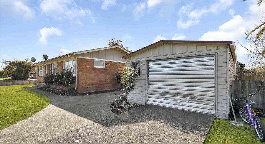  at 2 Lovelock Place, Chartwell, Hamilton