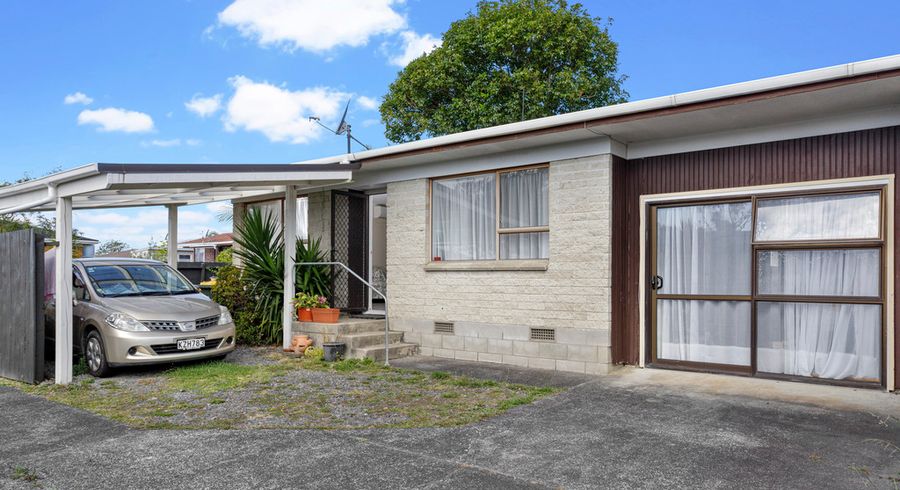  at 30 Blacklock Avenue, Henderson, Auckland