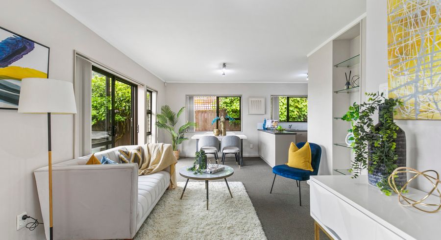  at 4/52 Jellicoe Road, Mount Wellington, Auckland