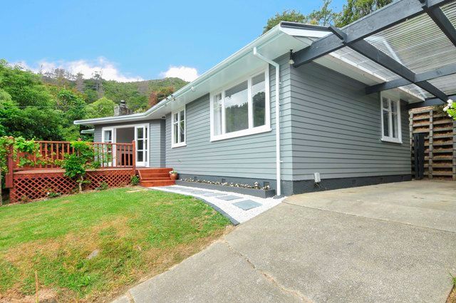  at 39 Lowry Crescent, Stokes Valley, Lower Hutt