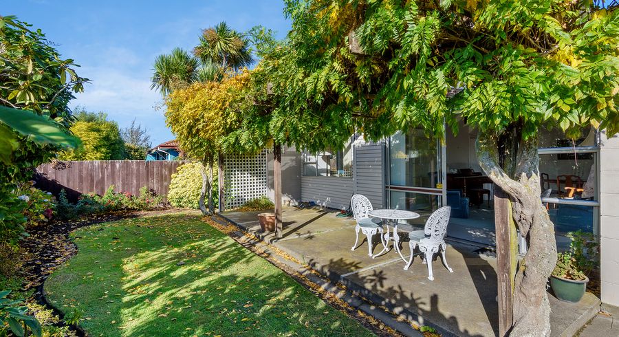  at 2/4 Camrose Place, Ilam, Christchurch