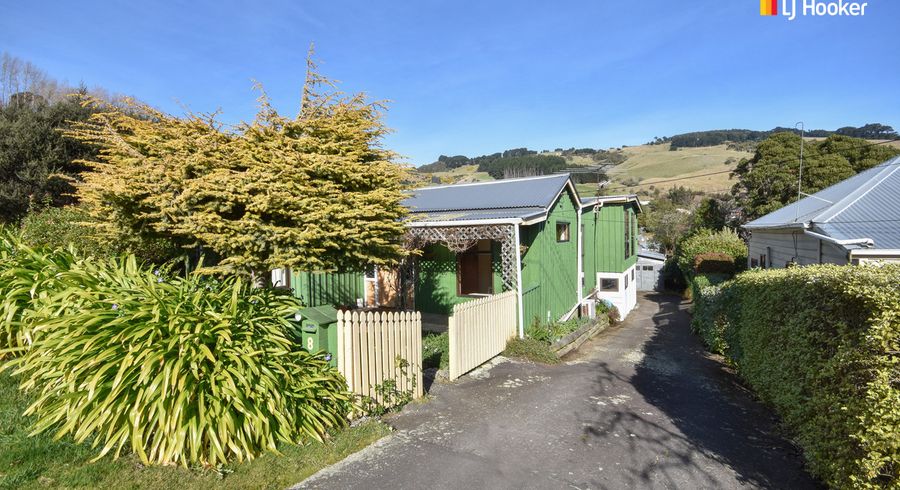  at 8 Dickson Street, Macandrew Bay, Dunedin