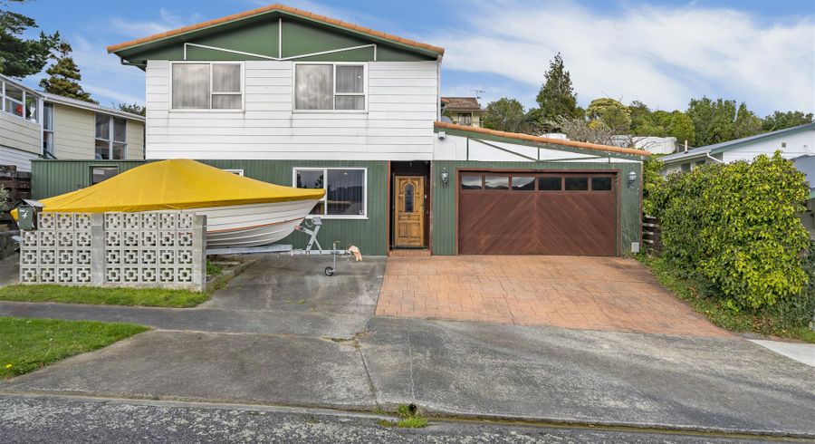  at 4 Greenwich Grove, Stokes Valley, Lower Hutt