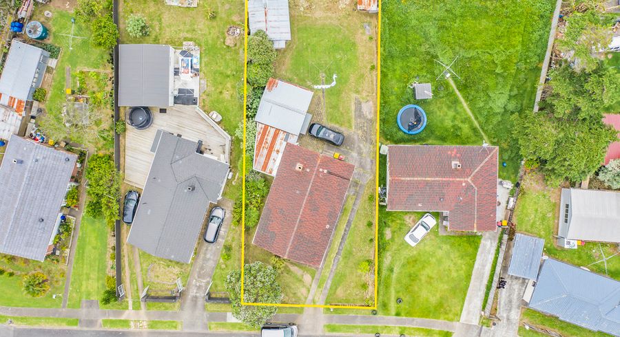  at 5 Fairey Place, Mangere, Auckland
