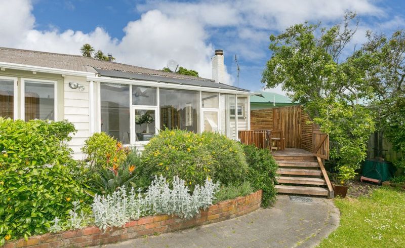  at 18 Plymouth Street, Karori, Wellington
