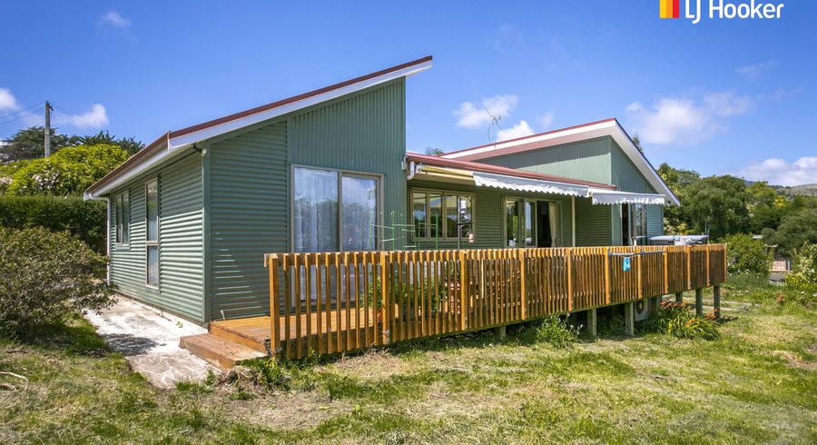  at 14 Moss Street, Portobello, Dunedin