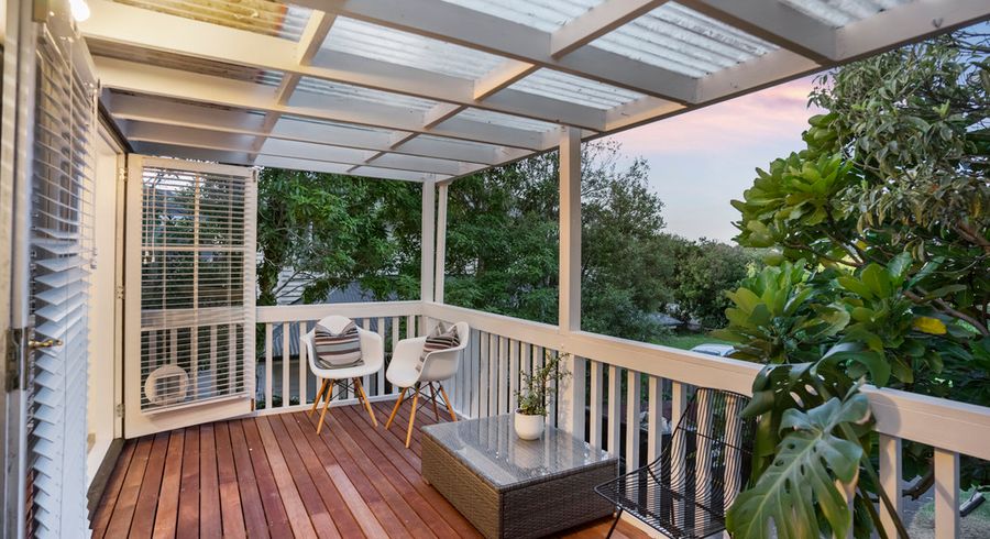  at 2/20 Bannerman Road, Western Springs, Auckland