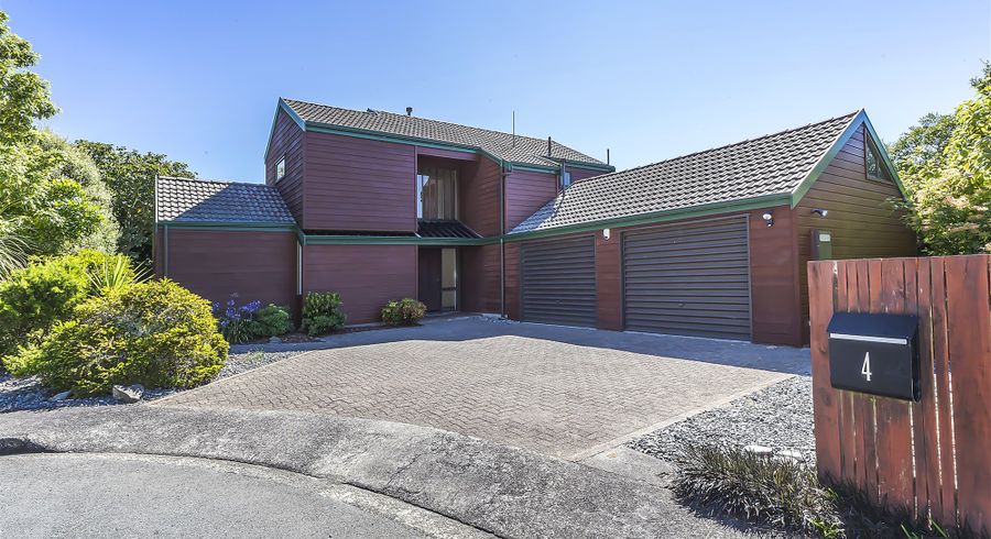  at 4 Brasenose Place, Tawa, Wellington