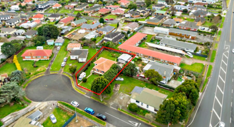  at 1 Albert Road, Manukau, Auckland