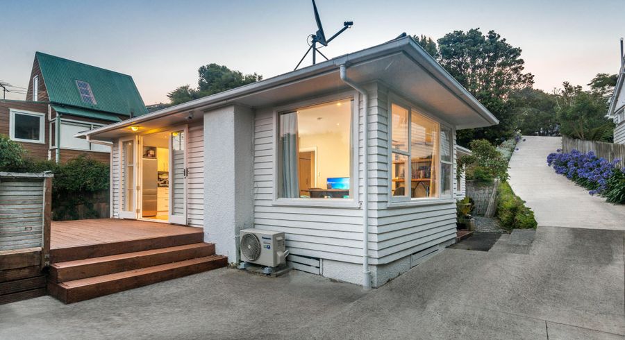  at 5 Winston Street, Crofton Downs, Wellington
