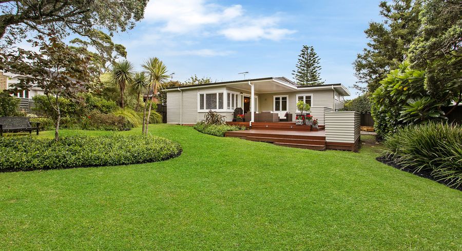  at 5 Worcester Road, Meadowbank, Auckland