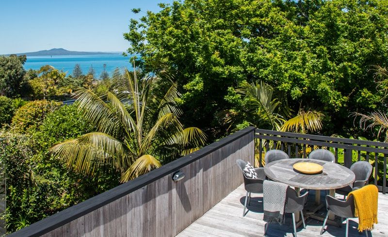  at 2/7 Orchard Road, Browns Bay, Auckland